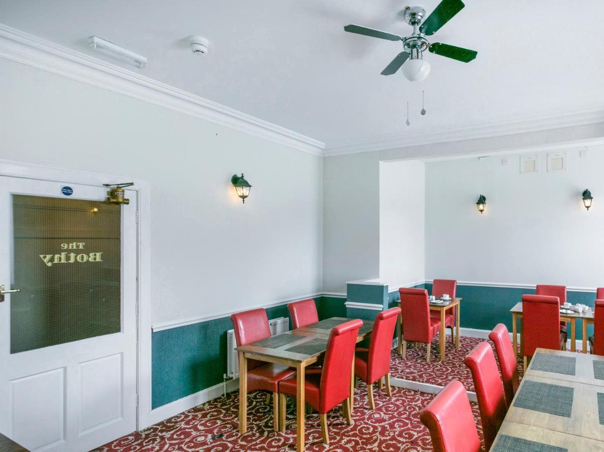 Oyo Lochinvar Hotel Glasgow Dış mekan fotoğraf