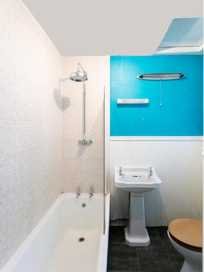 Oyo Lochinvar Hotel Glasgow Dış mekan fotoğraf