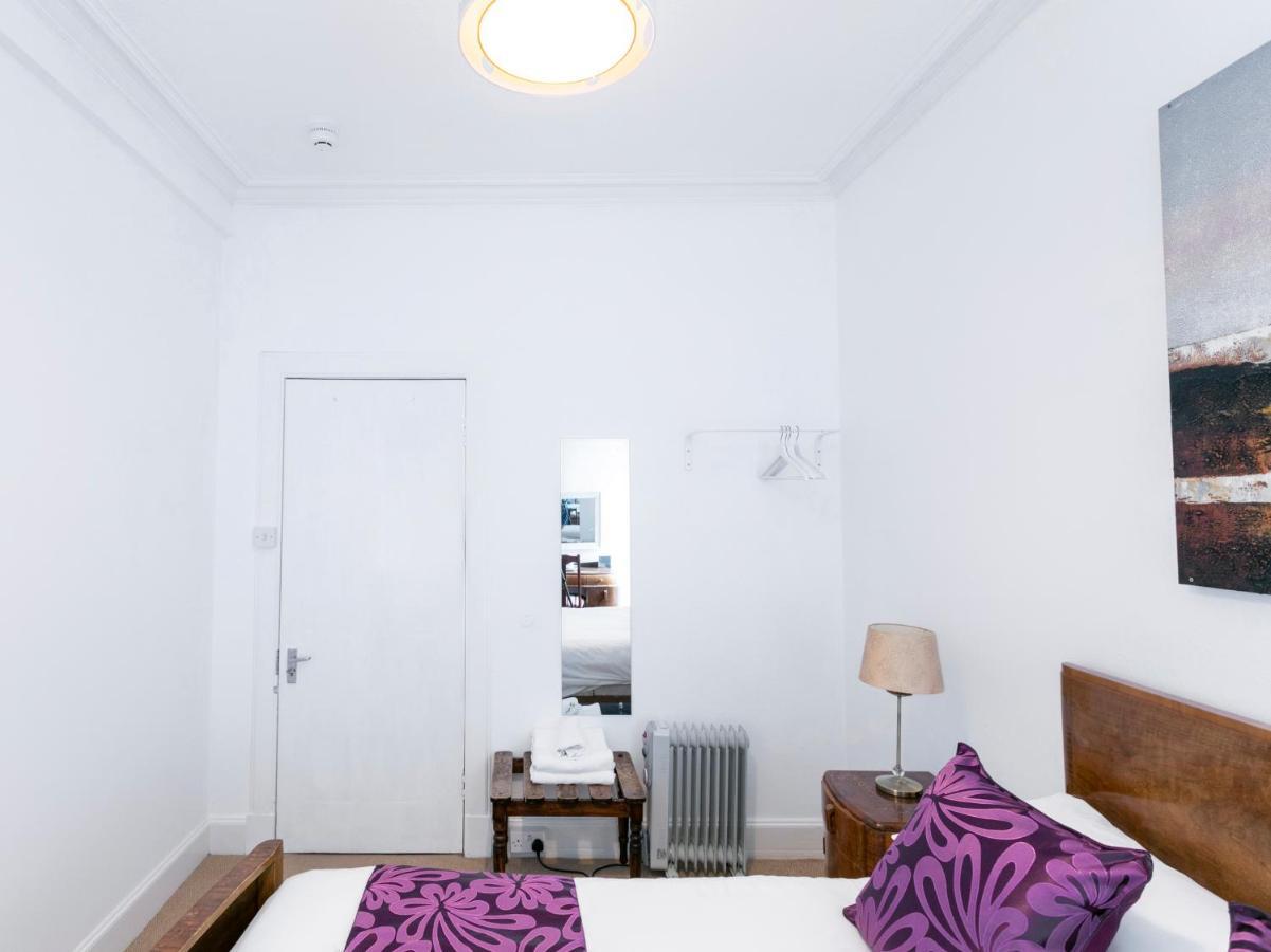 Oyo Lochinvar Hotel Glasgow Dış mekan fotoğraf